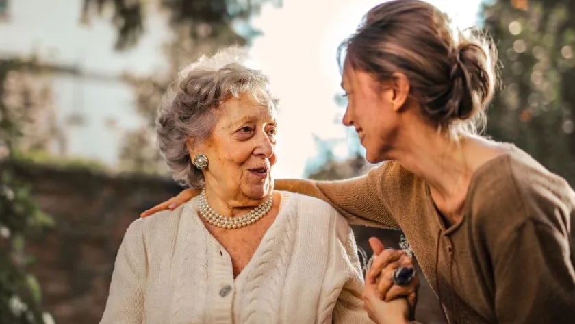 filho que cuida dos pais